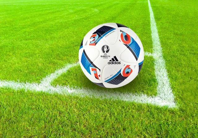 Piłki adidas profesjonalnym sprzętem sportowym